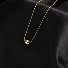 Charger l'image dans la galerie, Collier avec pendentif à boule en acier inoxydable