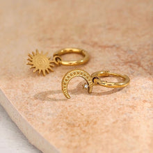 Charger l'image dans la galerie, Mini créoles soleil et lune