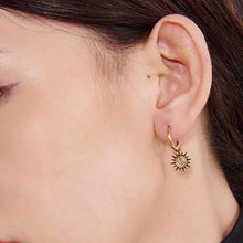 Charger l'image dans la galerie, Mini créoles soleil et lune