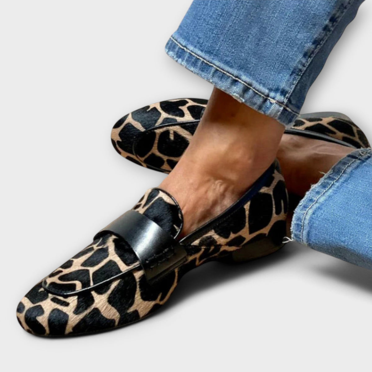 PAULA | Sharp Style Loafer