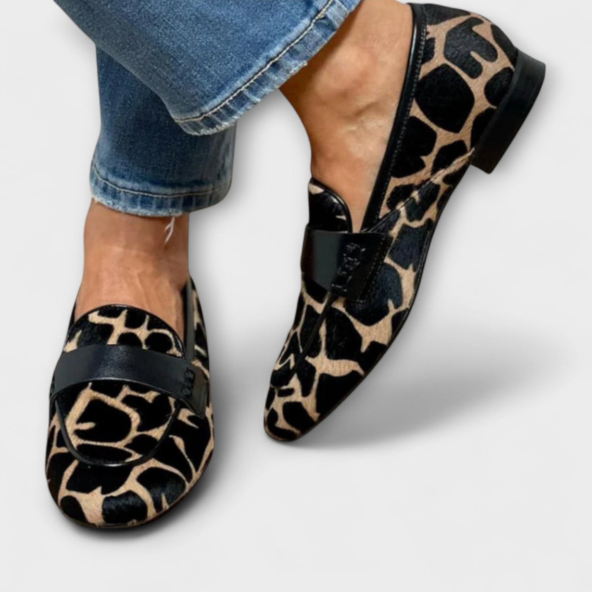PAULA | Sharp Style Loafer