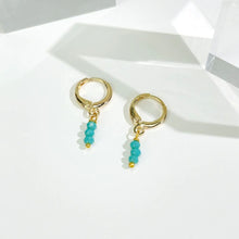 Charger l&#39;image dans la galerie, Boucles d&#39;oreilles pendantes en perles bleues
