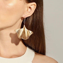 Charger l&#39;image dans la galerie, Boucles d&#39;oreilles Sirène pendantes
