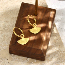 Charger l&#39;image dans la galerie, Boucles d&#39;oreilles coquillages en acier inoxydable
